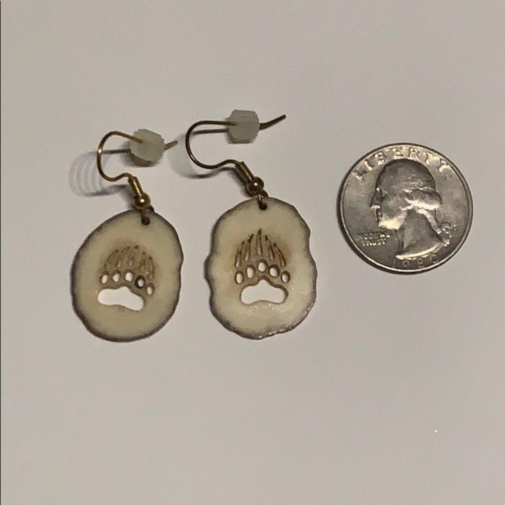 ☀️Vtg Bear Claw Wood Earrings